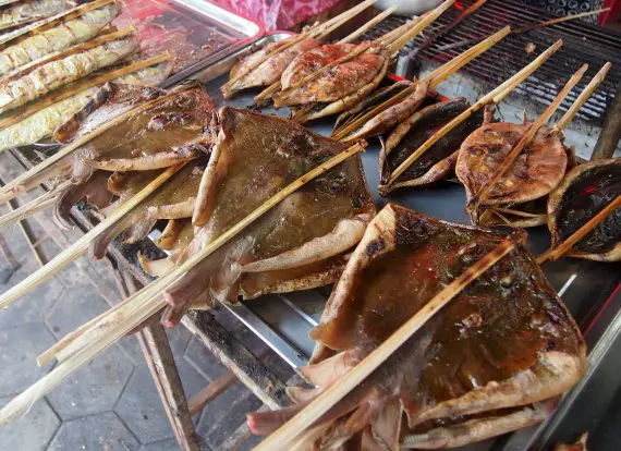 ray on a stick Kep crab market 