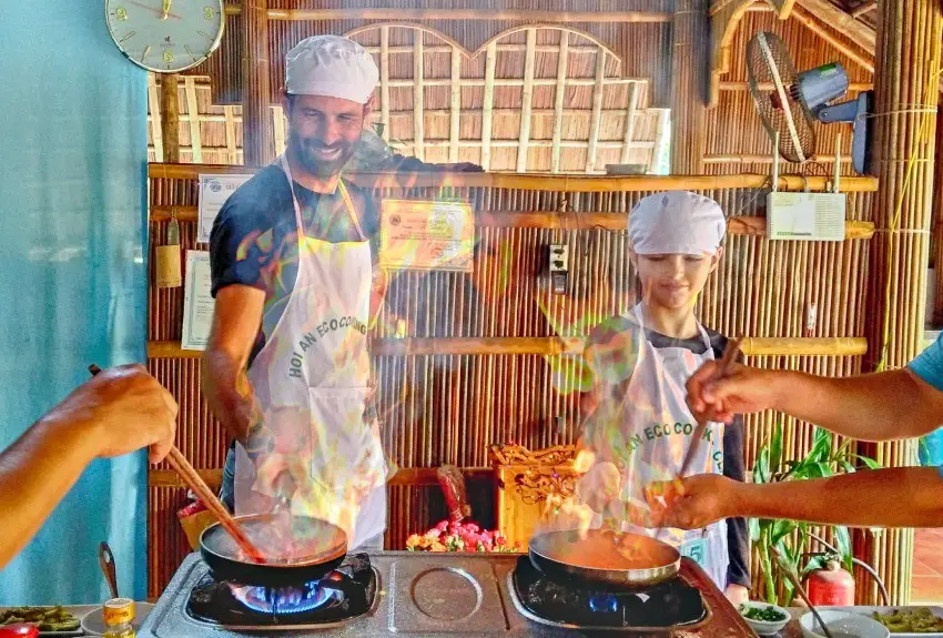 Family cooking at Hoi An cooking class
