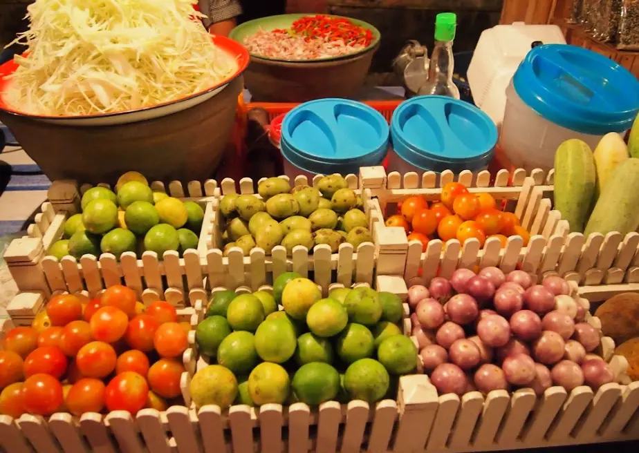 Laos-spicy-papaya-salad