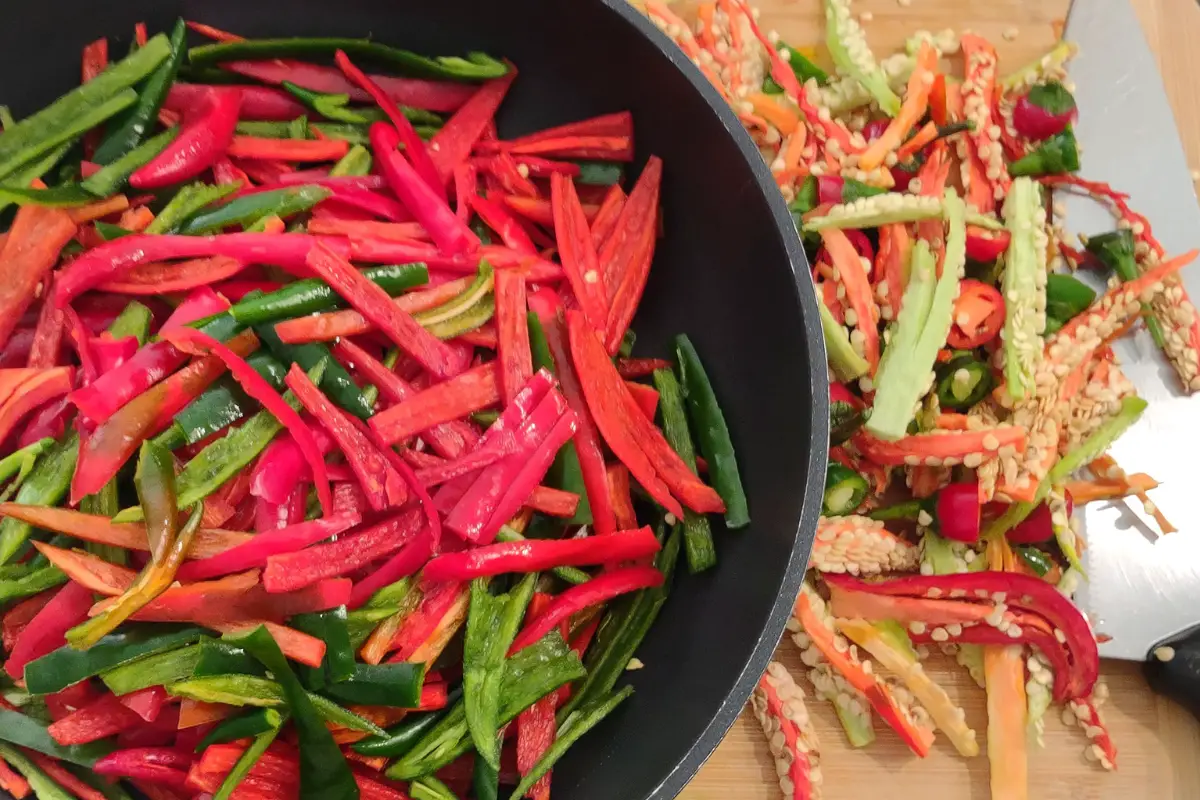 cutting chili peppers for ema datshi