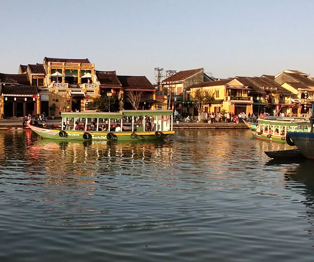 hoi an v danang waterfront