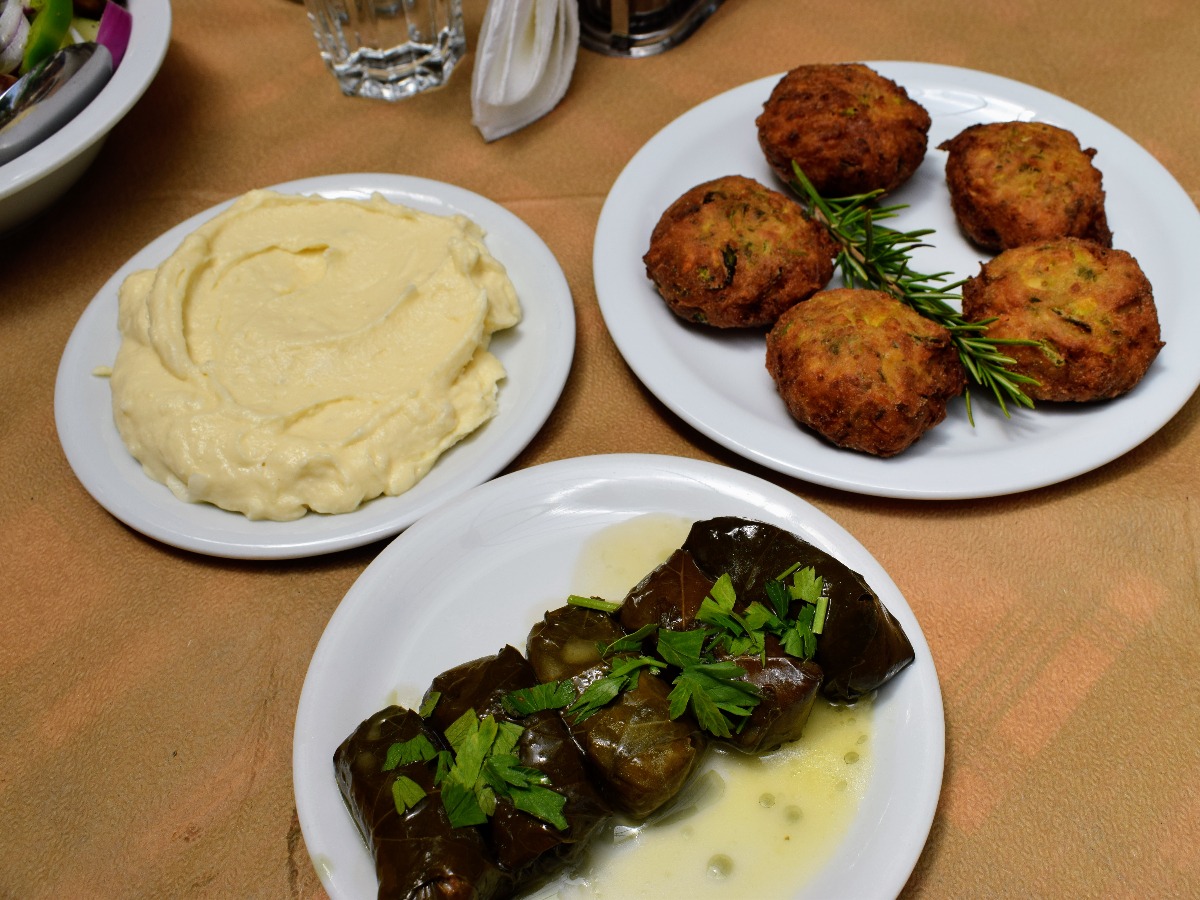 Greek dishes to serve with tzatziki