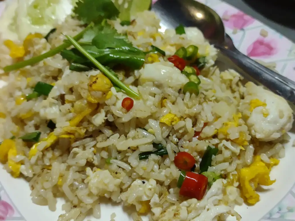 bangkok night market food crab fried rice