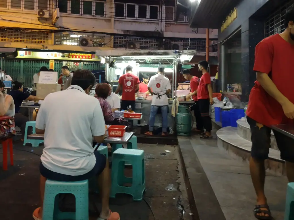 Back street dining bangkok night market street food