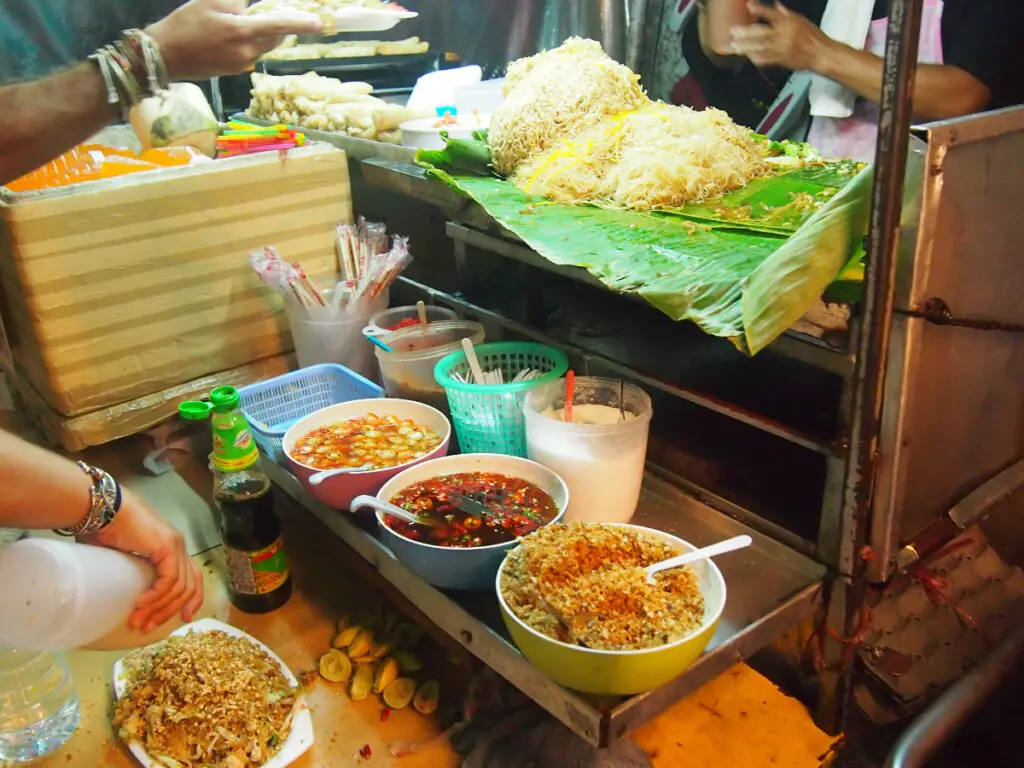 Pad thai night market noodles bangkok